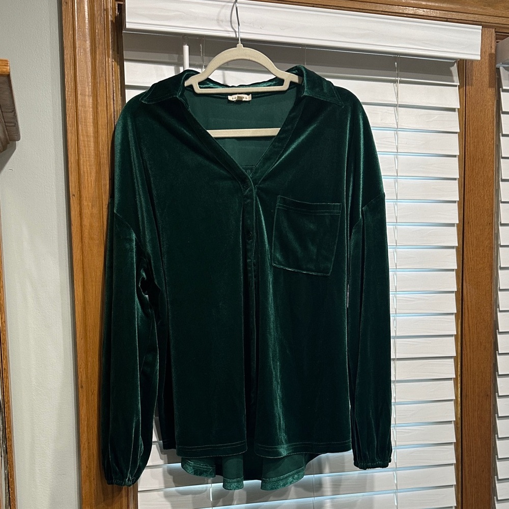 Luxurious Velvet Button Down Shirt in Deep Green